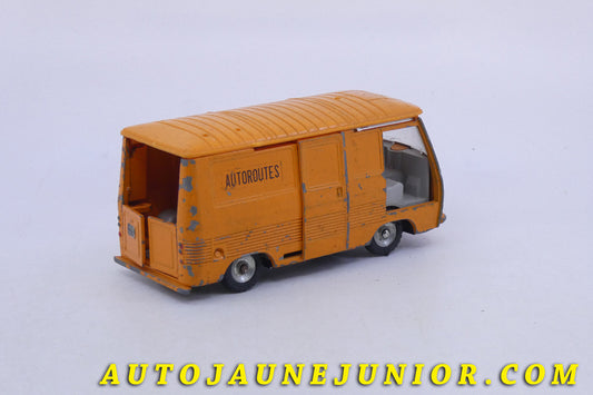 Le Dinky Toys Peugeot Fourgon J7 - Autoroutes est en vente sur Auto Jaune Junior ! Découvrez nos collections de diecast Minialuxe, CIJ, C-I-J, JRD, J-R-D,  Matchbox, Majorette… AutoJaune Junior ; AutoJauneJunior.com : LE site de partage pour les passionés de miniatures et collectionneurs de jouets anciens ! 