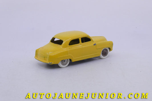 Le Dinky Toys Simca Aronde 9 est en vente sur Auto Jaune Junior ! Découvrez nos collections de diecast Minialuxe, CIJ, C-I-J, JRD, J-R-D,  Matchbox, Majorette… AutoJaune Junior ; AutoJauneJunior.com : LE site de partage pour les passionés de miniatures et collectionneurs de jouets anciens ! 