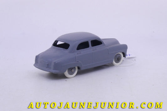 Le Dinky Toys Simca Aronde 9 est en vente sur Auto Jaune Junior ! Découvrez nos collections de diecast Minialuxe, CIJ, C-I-J, JRD, J-R-D,  Matchbox, Majorette… AutoJaune Junior ; AutoJauneJunior.com : LE site de partage pour les passionés de miniatures et collectionneurs de jouets anciens ! 