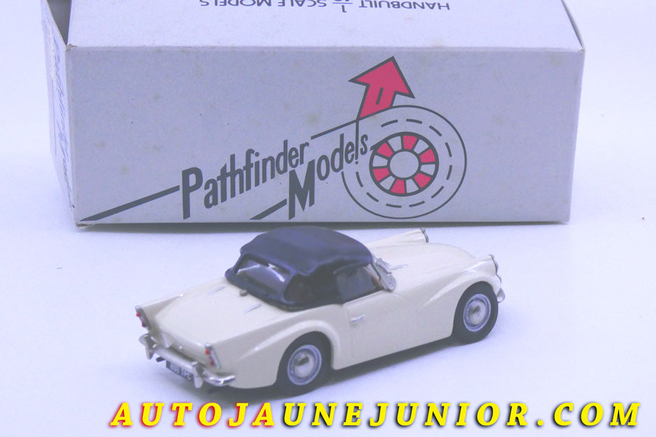 Le #2426 - Landsdowne by Brooklin - Austin - A40 Somerset Berline 4 Portes (Four Door Saloon) est en vente sur Auto Jaune Junior ! Découvrez nos collections de diecast Minialuxe, CIJ, C-I-J, JRD, J-R-D,  Matchbox, Majorette… AutoJauneJunior.com : le site de vente en ligne et de partage pour les passionés de miniatures et collectionneurs de jouets anciens ! Des centaines de modèles en vente, et des nouveautés mises en ligne chaque jour à 21h00 !