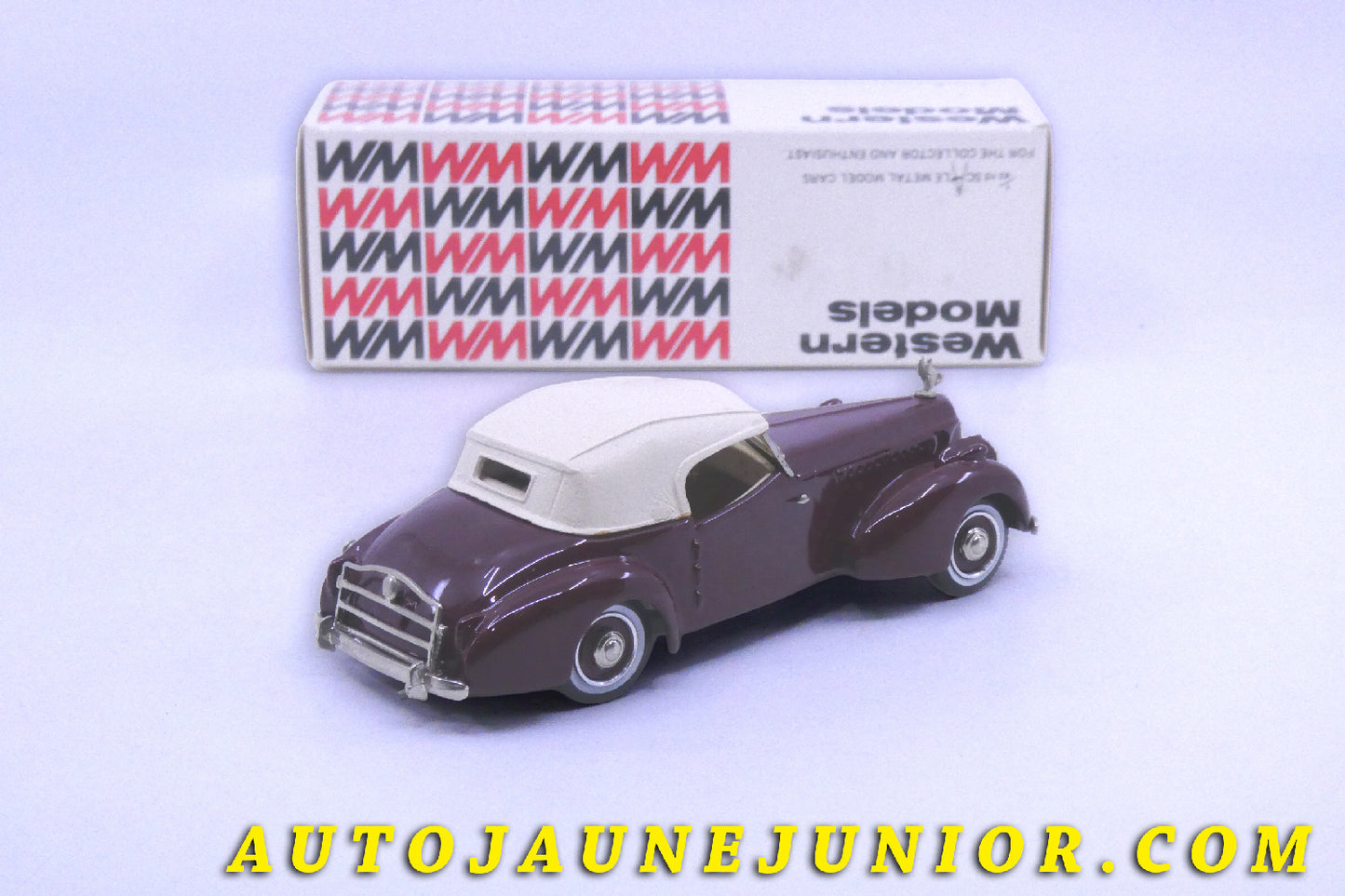 Le #2434 - Western Model - Packard - Darrin Super 8 Victoria "1940" est en vente sur Auto Jaune Junior ! Découvrez nos collections de diecast Minialuxe, CIJ, C-I-J, JRD, J-R-D,  Matchbox, Majorette… AutoJauneJunior.com : le site de vente en ligne et de partage pour les passionés de miniatures et collectionneurs de jouets anciens ! Des centaines de modèles en vente, et des nouveautés mises en ligne chaque jour à 21h00 !