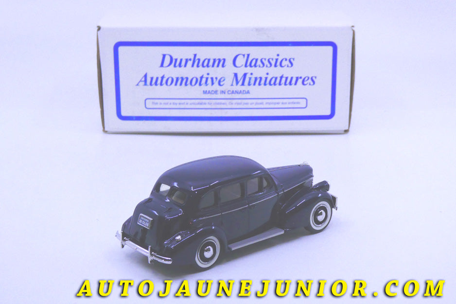Le #2436 - Durham Classics - Oldsmobile -  L38- 4 Doors Sedan Blue "1938" est en vente sur Auto Jaune Junior ! Découvrez nos collections de diecast Minialuxe, CIJ, C-I-J, JRD, J-R-D,  Matchbox, Majorette… AutoJauneJunior.com : le site de vente en ligne et de partage pour les passionés de miniatures et collectionneurs de jouets anciens ! Des centaines de modèles en vente, et des nouveautés mises en ligne chaque jour à 21h00 !