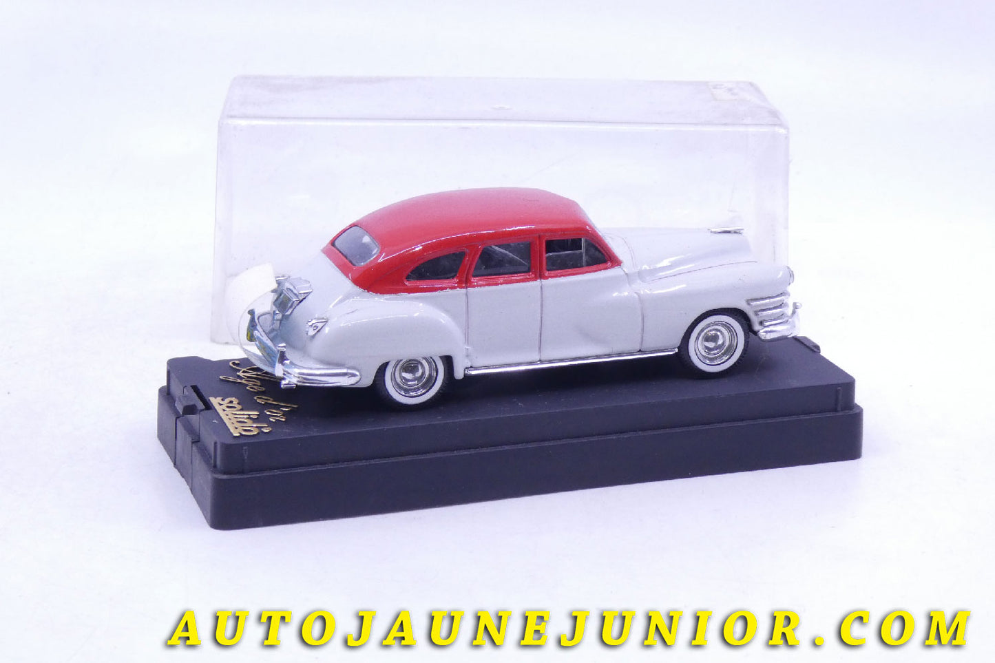 Le #2811 - Solido - Chrysler - Windsor (Edition spéciale bicolore Rétromobile) est en vente sur Auto Jaune Junior ! Découvrez nos collections de diecast Minialuxe, CIJ, C-I-J, JRD, J-R-D,  Matchbox, Majorette… AutoJauneJunior.com : le site de vente en ligne et de partage pour les passionés de miniatures et collectionneurs de jouets anciens ! Des centaines de modèles en vente, et des nouveautés mises en ligne chaque jour à 21h00 !