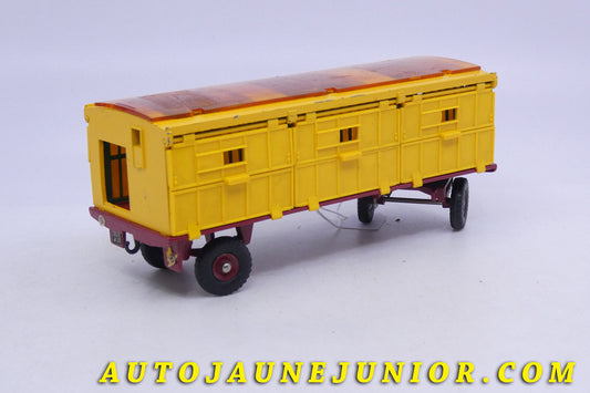 Le Dinky Toys Caravane Atellage Fauves Coffret GMC Pinder  est en vente sur Auto Jaune Junior ! Découvrez nos collections de diecast Minialuxe, CIJ, C-I-J, JRD, J-R-D,  Matchbox, Majorette… AutoJaune Junior ; AutoJauneJunior.com : LE site de partage pour les passionés de miniatures et collectionneurs de jouets anciens ! 