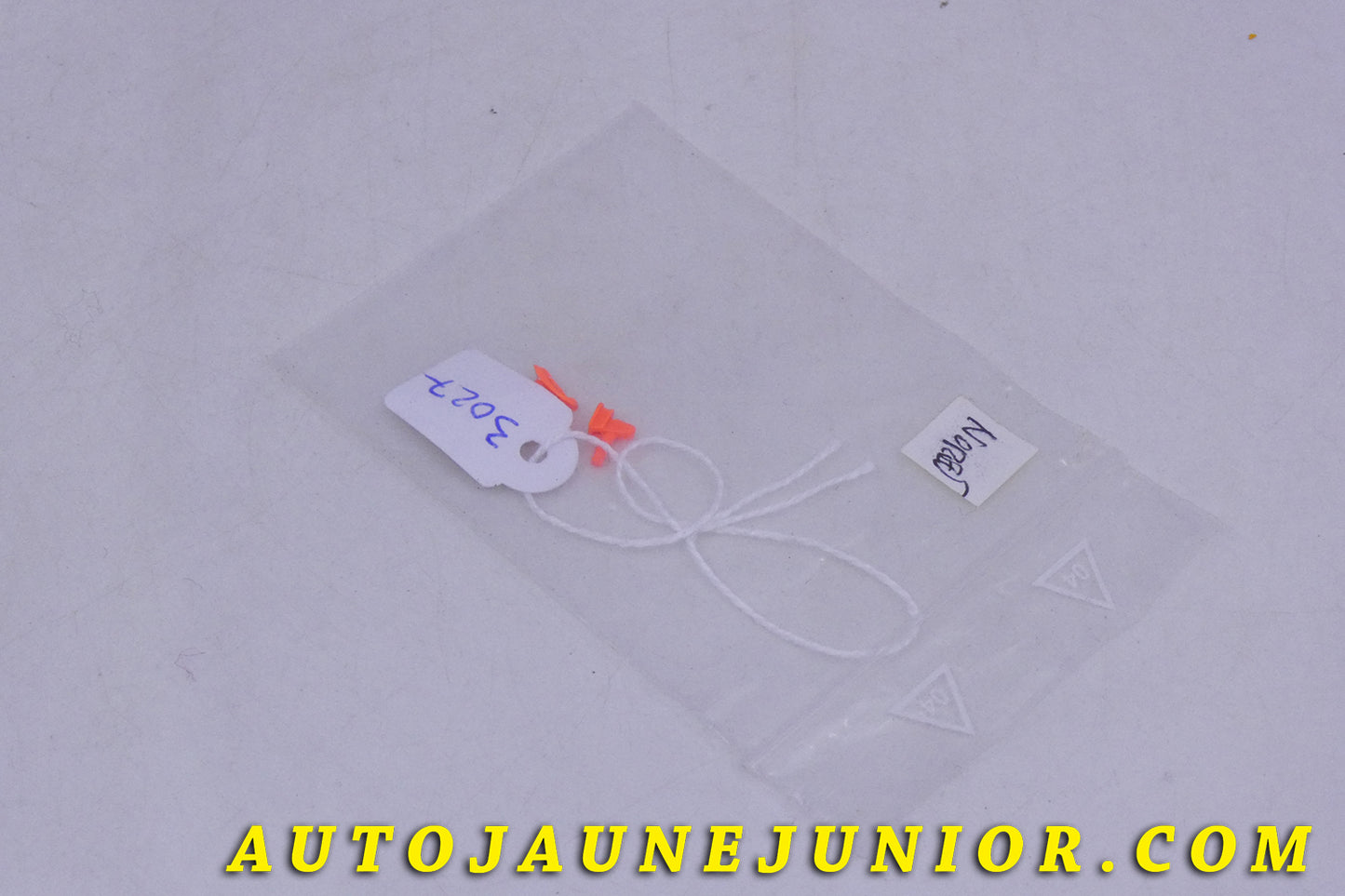 Le Norev Feus Feus répportés est en vente sur Auto Jaune Junior ! Découvrez nos collections de diecast Minialuxe, CIJ, C-I-J, JRD, J-R-D,  Matchbox, Majorette… AutoJaune Junior ; AutoJauneJunior.com : LE site de partage pour les passionés de miniatures et collectionneurs de jouets anciens ! 