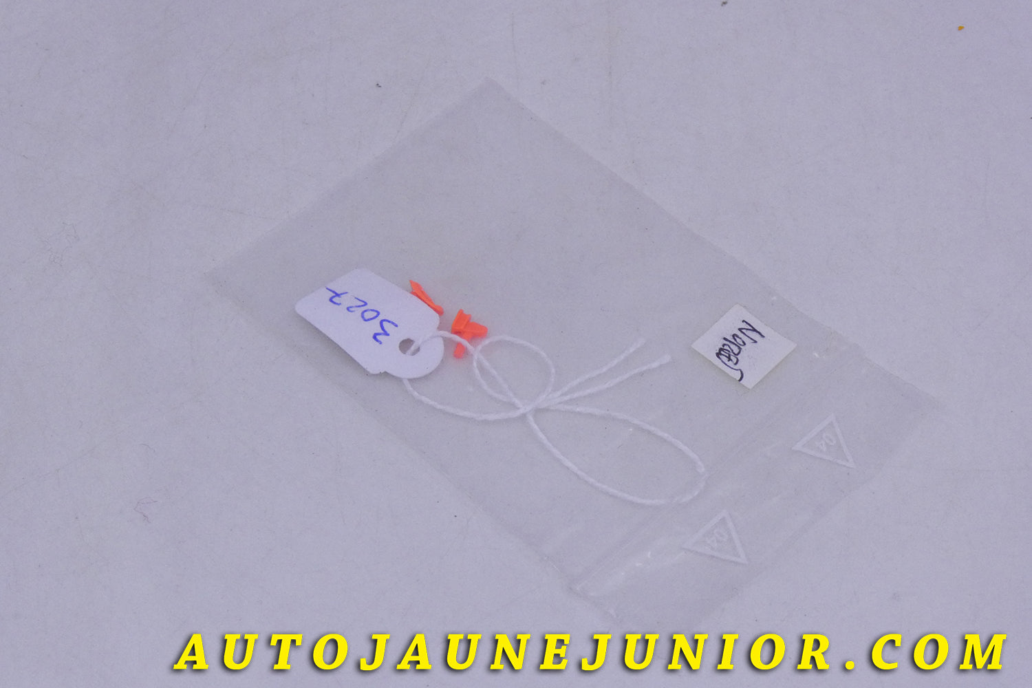 Le Norev Feus Feus répportés est en vente sur Auto Jaune Junior ! Découvrez nos collections de diecast Minialuxe, CIJ, C-I-J, JRD, J-R-D,  Matchbox, Majorette… AutoJaune Junior ; AutoJauneJunior.com : LE site de partage pour les passionés de miniatures et collectionneurs de jouets anciens ! 