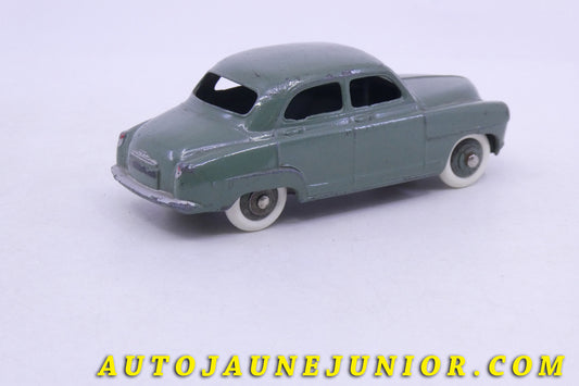 Le Dinky Toys Simca Simca 9 Aronde est en vente sur Auto Jaune Junior ! Découvrez nos collections de diecast Minialuxe, CIJ, C-I-J, JRD, J-R-D,  Matchbox, Majorette… AutoJaune Junior ; AutoJauneJunior.com : LE site de partage pour les passionés de miniatures et collectionneurs de jouets anciens ! 
