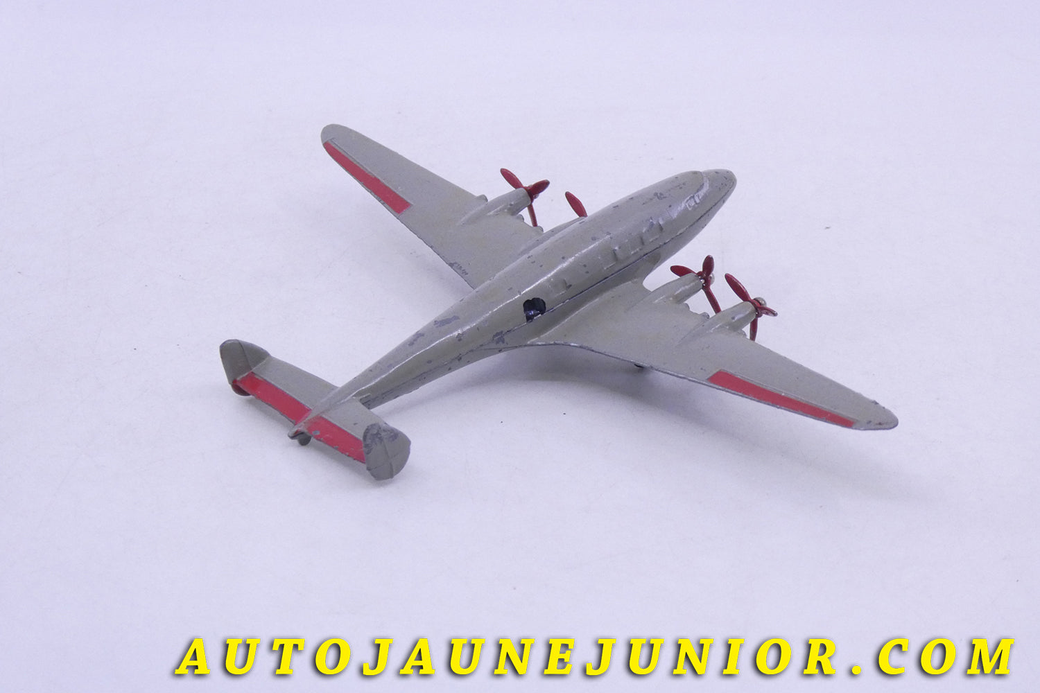 Le Dinky Toys Avion DH Albatross est en vente sur Auto Jaune Junior ! Découvrez nos collections de diecast Minialuxe, CIJ, C-I-J, JRD, J-R-D,  Matchbox, Majorette… AutoJaune Junior ; AutoJauneJunior.com : LE site de partage pour les passionés de miniatures et collectionneurs de jouets anciens ! 