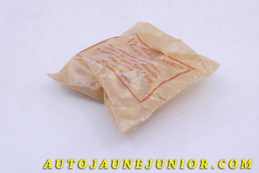 Le Dinky Toys Pneus Blancs Sachet 12 pneus Blancs - Grand modèle 6677 est en vente sur Auto Jaune Junior ! Découvrez nos collections de diecast Minialuxe, CIJ, C-I-J, JRD, J-R-D,  Matchbox, Majorette… AutoJaune Junior ; AutoJauneJunior.com : LE site de partage pour les passionés de miniatures et collectionneurs de jouets anciens ! 