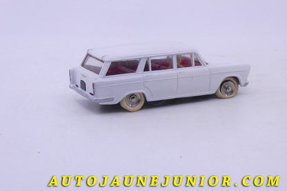 Le Dinky Toys Fiat 1800  Afrique du Sud  est en vente sur Auto Jaune Junior ! Découvrez nos collections de diecast Minialuxe, CIJ, C-I-J, JRD, J-R-D,  Matchbox, Majorette… AutoJaune Junior ; AutoJauneJunior.com : LE site de partage pour les passionés de miniatures et collectionneurs de jouets anciens ! 