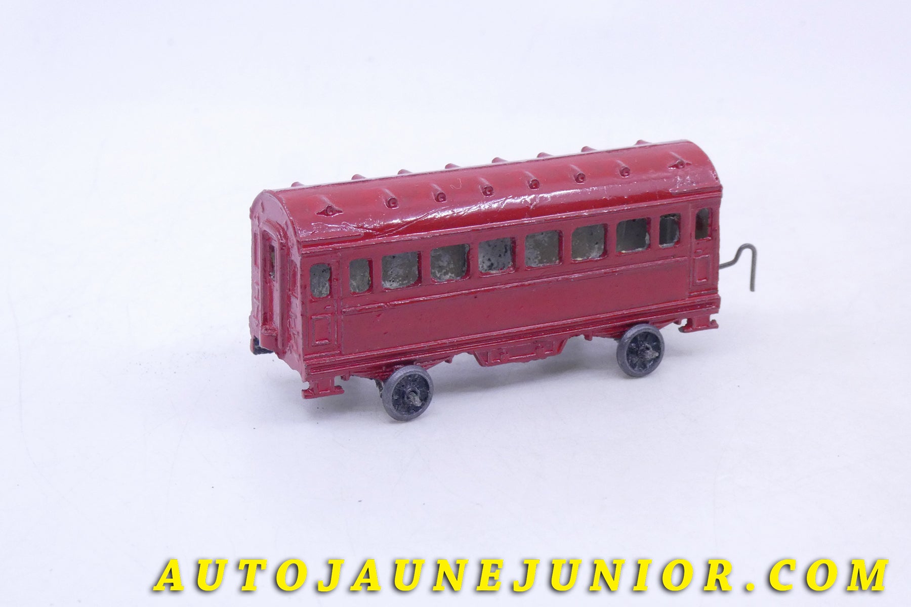 Le Solido Renault Cabine téléphonique est en vente sur Auto Jaune Junior ! Découvrez nos collections de diecast Minialuxe, CIJ, C-I-J, JRD, J-R-D,  Matchbox, Majorette… AutoJaune Junior ; AutoJauneJunior.com : LE site de partage pour les passionés de miniatures et collectionneurs de jouets anciens ! 