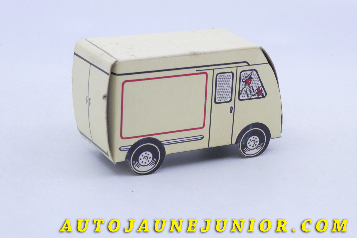 Le USA Internationnal van "Universal match" est en vente sur Auto Jaune Junior ! Découvrez nos collections de diecast Minialuxe, CIJ, C-I-J, JRD, J-R-D,  Matchbox, Majorette… AutoJaune Junior ; AutoJauneJunior.com : LE site de partage pour les passionés de miniatures et collectionneurs de jouets anciens ! 