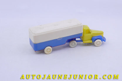 Le BPC Studebaker Semi remorque fourgon est en vente sur Auto Jaune Junior ! Découvrez nos collections de diecast Minialuxe, CIJ, C-I-J, JRD, J-R-D,  Matchbox, Majorette… AutoJaune Junior ; AutoJauneJunior.com : LE site de partage pour les passionés de miniatures et collectionneurs de jouets anciens ! 