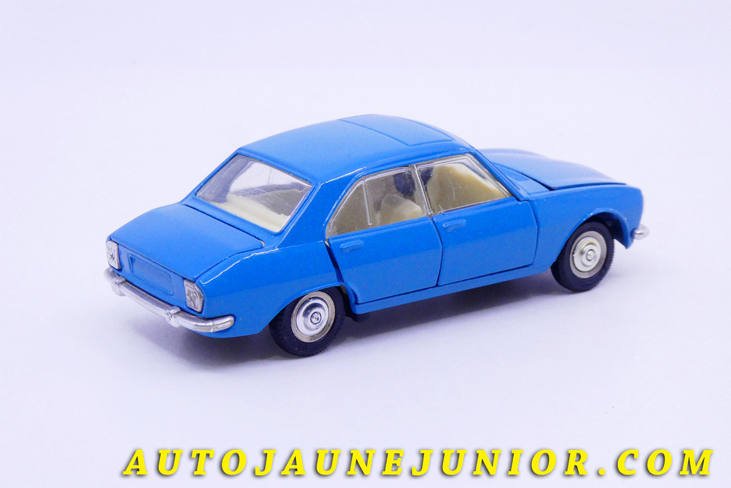 Le #3417 - Dinky Toys - Peugeot - 504 Berline (Modèle repeint) est en vente sur Auto Jaune Junior ! Découvrez nos collections de diecast Minialuxe, CIJ, C-I-J, JRD, J-R-D,  Matchbox, Majorette… AutoJauneJunior.com : le site de vente en ligne et de partage pour les passionés de miniatures et collectionneurs de jouets anciens ! Des centaines de modèles en vente, et des nouveautés mises en ligne chaque jour à 21h00 !