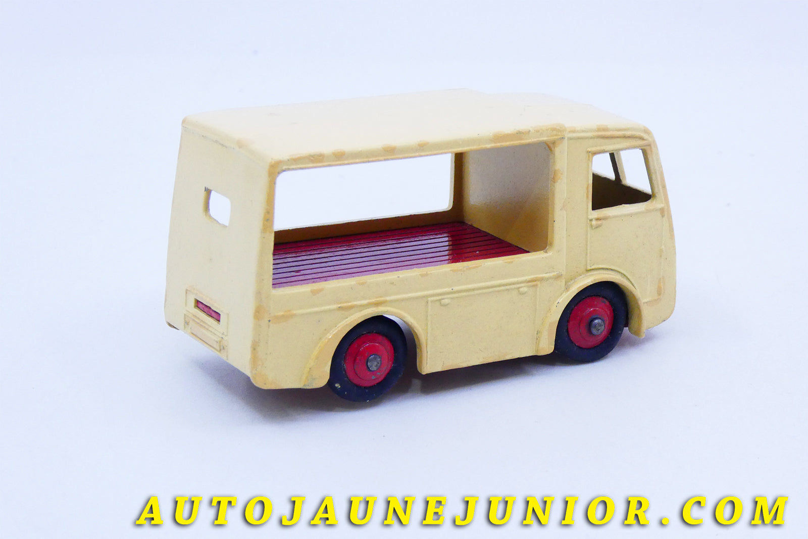 Le #3418 - Dinky Toys - Walker - Camionette Electrique  NCB est en vente sur Auto Jaune Junior ! Découvrez nos collections de diecast Minialuxe, CIJ, C-I-J, JRD, J-R-D,  Matchbox, Majorette… AutoJauneJunior.com : le site de vente en ligne et de partage pour les passionés de miniatures et collectionneurs de jouets anciens ! Des centaines de modèles en vente, et des nouveautés mises en ligne chaque jour à 21h00 !