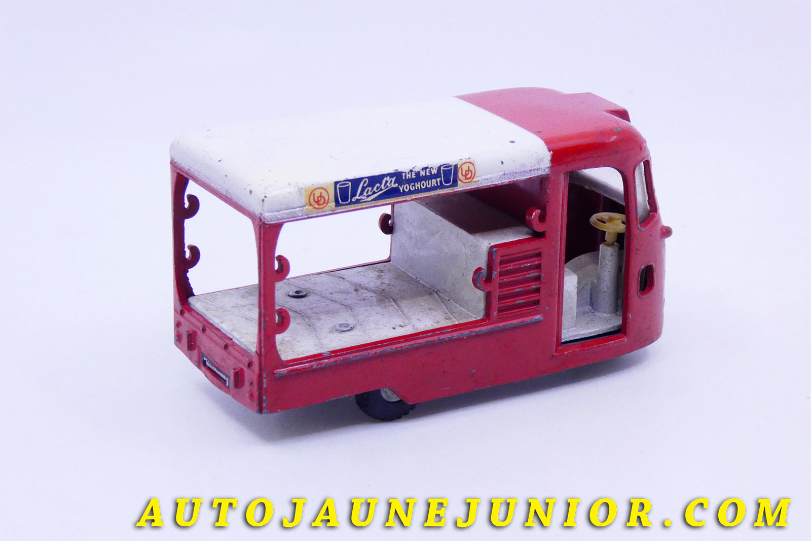 Le #3422 - Spot-On - Walker -  Camionnette électrique "United Dairies" est en vente sur Auto Jaune Junior ! Découvrez nos collections de diecast Minialuxe, CIJ, C-I-J, JRD, J-R-D,  Matchbox, Majorette… AutoJauneJunior.com : le site de vente en ligne et de partage pour les passionés de miniatures et collectionneurs de jouets anciens ! Des centaines de modèles en vente, et des nouveautés mises en ligne chaque jour à 21h00 !