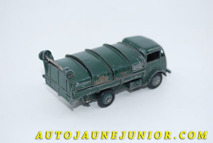Le #3444 - Dinky Toys - Ford - Camion benne à ordure type 01 est en vente sur Auto Jaune Junior ! Découvrez nos collections de diecast Minialuxe, CIJ, C-I-J, JRD, J-R-D,  Matchbox, Majorette… AutoJauneJunior.com : le site de vente en ligne et de partage pour les passionés de miniatures et collectionneurs de jouets anciens ! Des centaines de modèles en vente, et des nouveautés mises en ligne chaque jour à 21h00 !