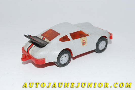 Le #3475 - Hong-Kong - Porsche - 930T avec crochet de remorquage (!) est en vente sur Auto Jaune Junior ! Découvrez nos collections de diecast Minialuxe, CIJ, C-I-J, JRD, J-R-D,  Matchbox, Majorette… AutoJauneJunior.com : le site de vente en ligne et de partage pour les passionés de miniatures et collectionneurs de jouets anciens ! Des centaines de modèles en vente, et des nouveautés mises en ligne chaque jour à 21h00 !