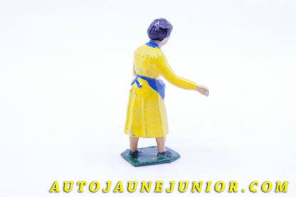 Le #3616 - France (PH) - Personnage - Paysanne est en vente sur Auto Jaune Junior ! Découvrez nos collections de diecast Minialuxe, CIJ, C-I-J, JRD, J-R-D,  Matchbox, Majorette… AutoJauneJunior.com : le site de vente en ligne et de partage pour les passionés de miniatures et collectionneurs de jouets anciens ! Des centaines de modèles en vente, et des nouveautés mises en ligne chaque jour à 21h00 !