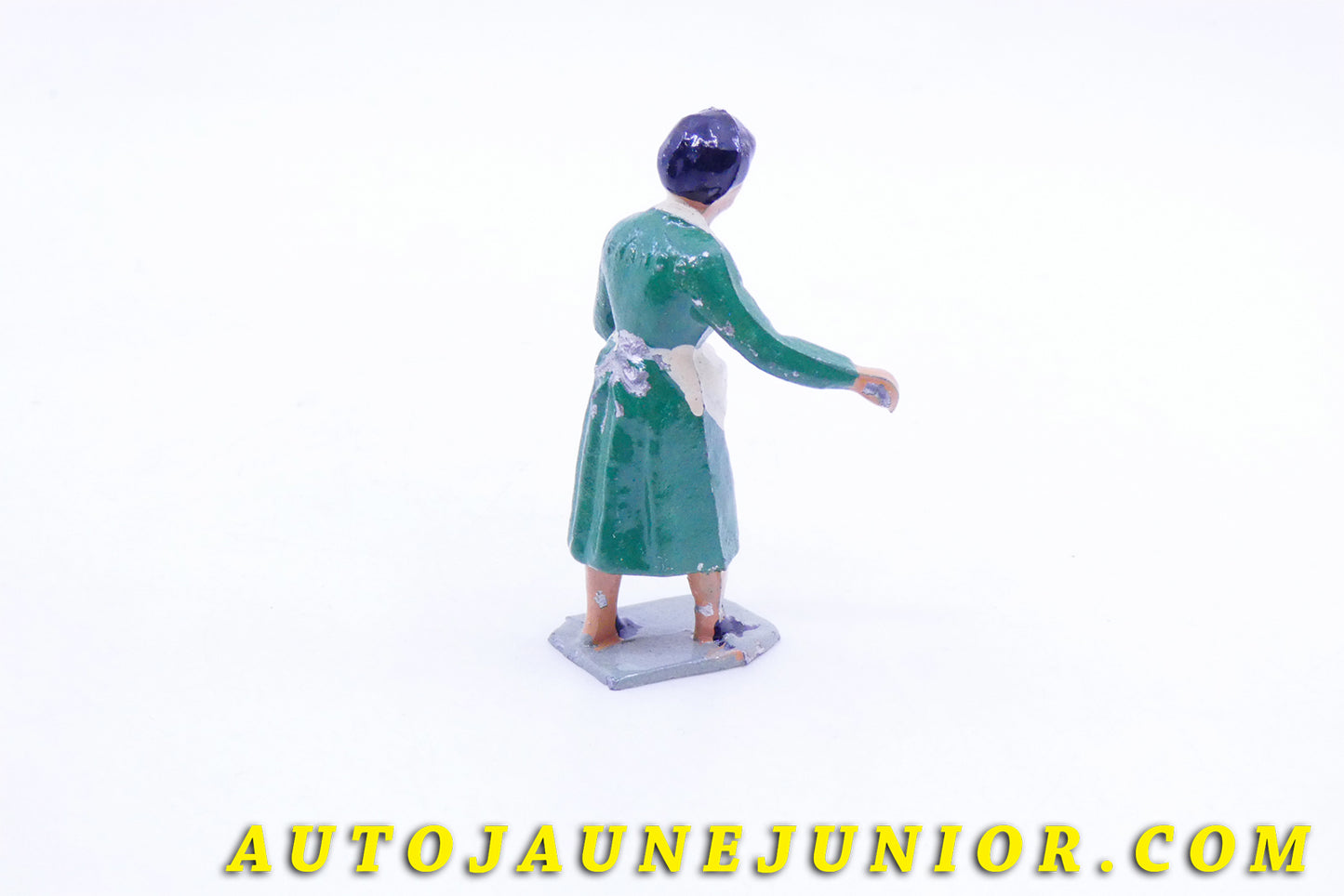 Le #3626 - France (PH) - Personnage - Paysanne est en vente sur Auto Jaune Junior ! Découvrez nos collections de diecast Minialuxe, CIJ, C-I-J, JRD, J-R-D,  Matchbox, Majorette… AutoJauneJunior.com : le site de vente en ligne et de partage pour les passionés de miniatures et collectionneurs de jouets anciens ! Des centaines de modèles en vente, et des nouveautés mises en ligne chaque jour à 21h00 !