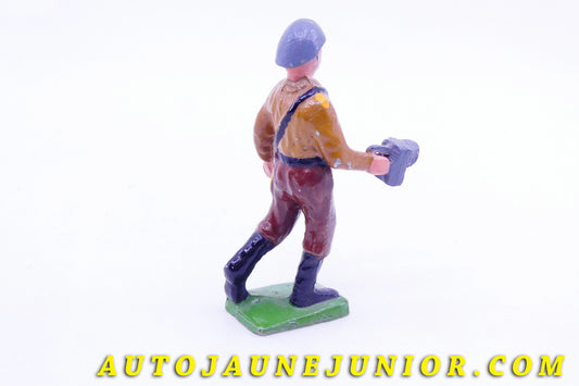 Le #3627 - Profusion Mecchanica (PM) - Personnage - Soldat est en vente sur Auto Jaune Junior ! Découvrez nos collections de diecast Minialuxe, CIJ, C-I-J, JRD, J-R-D,  Matchbox, Majorette… AutoJauneJunior.com : le site de vente en ligne et de partage pour les passionés de miniatures et collectionneurs de jouets anciens ! Des centaines de modèles en vente, et des nouveautés mises en ligne chaque jour à 21h00 !