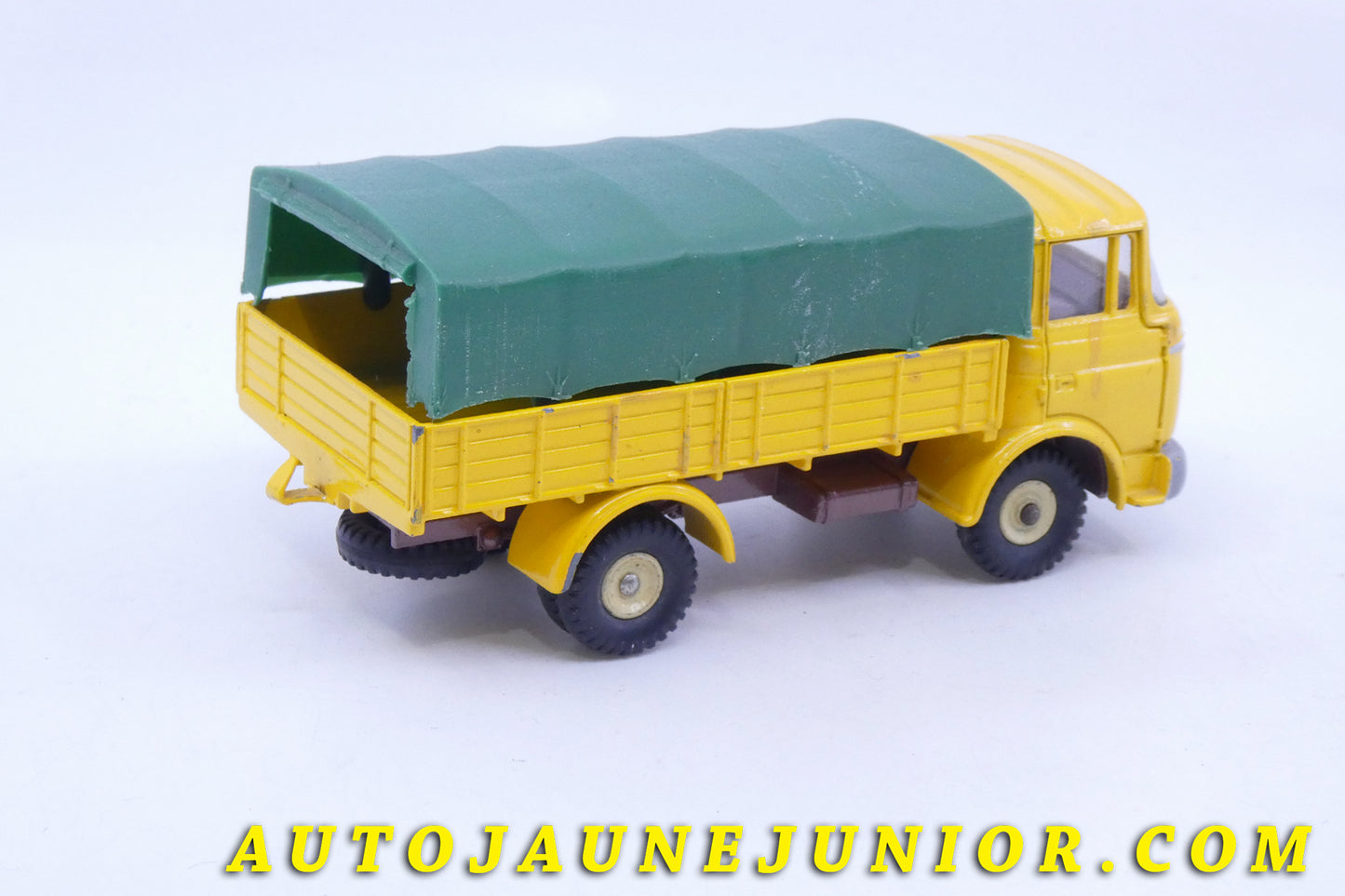Le #3719 - Dinky Toys - Berliet - Gak ridelles bâché est en vente sur Auto Jaune Junior ! Découvrez nos collections de diecast Minialuxe, CIJ, C-I-J, JRD, J-R-D,  Matchbox, Majorette… AutoJauneJunior.com : le site de vente en ligne et de partage pour les passionés de miniatures et collectionneurs de jouets anciens ! Des centaines de modèles en vente, et des nouveautés mises en ligne chaque jour à 21h00 !