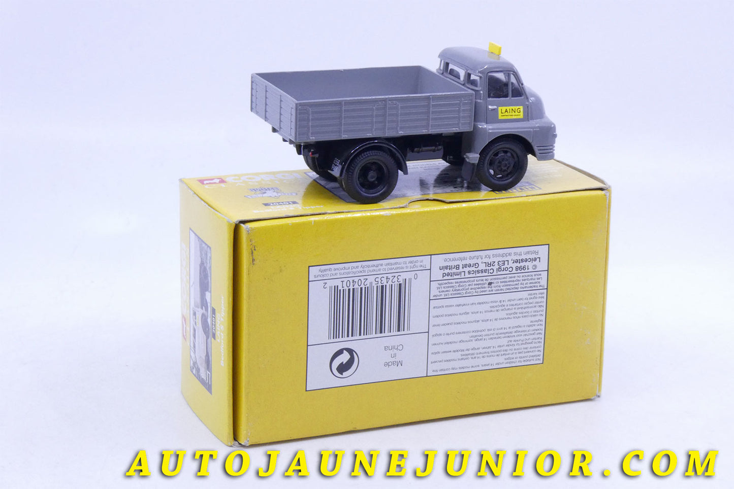 Le #3724 - Corgi Toys - Bedford - S-Tipper "Laing" est en vente sur Auto Jaune Junior ! Découvrez nos collections de diecast Minialuxe, CIJ, C-I-J, JRD, J-R-D,  Matchbox, Majorette… AutoJauneJunior.com : le site de vente en ligne et de partage pour les passionés de miniatures et collectionneurs de jouets anciens ! Des centaines de modèles en vente, et des nouveautés mises en ligne chaque jour à 21h00 !