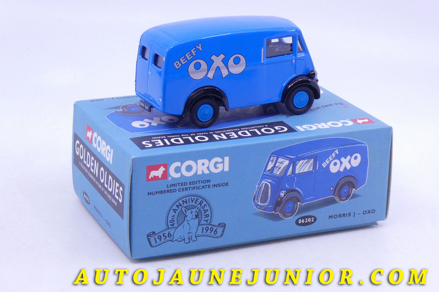 Le #3726 - Corgi Toys - Morris - Fourgonette J "Oxo" est en vente sur Auto Jaune Junior ! Découvrez nos collections de diecast Minialuxe, CIJ, C-I-J, JRD, J-R-D,  Matchbox, Majorette… AutoJauneJunior.com : le site de vente en ligne et de partage pour les passionés de miniatures et collectionneurs de jouets anciens ! Des centaines de modèles en vente, et des nouveautés mises en ligne chaque jour à 21h00 !