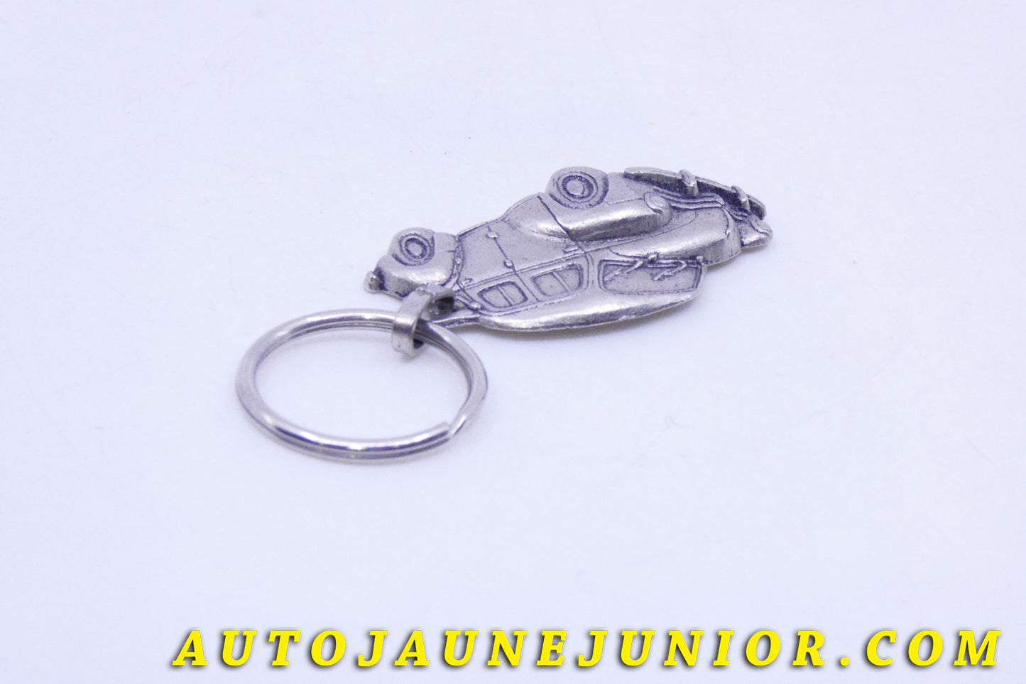 Le #3922 - Porte clé - Renault -  4CV - Les 40 Ans de  la 4CV - Lille 1986 est en vente sur Auto Jaune Junior ! Découvrez nos collections de diecast Minialuxe, CIJ, C-I-J, JRD, J-R-D,  Matchbox, Majorette… AutoJauneJunior.com : le site de vente en ligne et de partage pour les passionés de miniatures et collectionneurs de jouets anciens ! Des centaines de modèles en vente, et des nouveautés mises en ligne chaque jour à 21h00 !