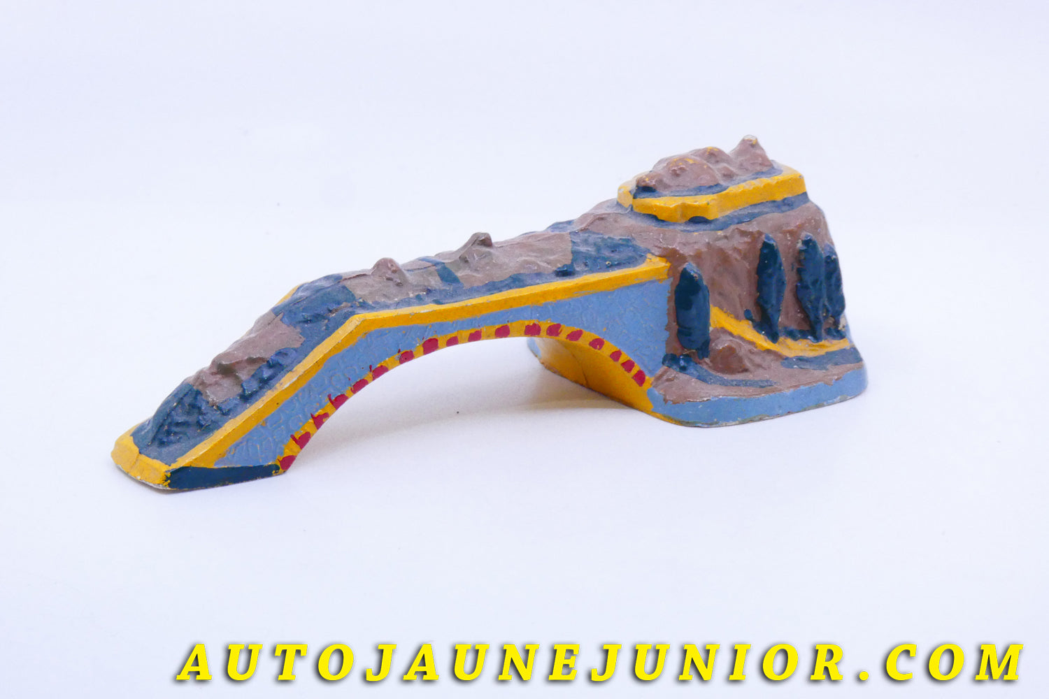 Le #3928 - Vibro - Elément de décors - Pont de Rocaille est en vente sur Auto Jaune Junior ! Découvrez nos collections de diecast Minialuxe, CIJ, C-I-J, JRD, J-R-D,  Matchbox, Majorette… AutoJauneJunior.com : le site de vente en ligne et de partage pour les passionés de miniatures et collectionneurs de jouets anciens ! Des centaines de modèles en vente, et des nouveautés mises en ligne chaque jour à 21h00 !