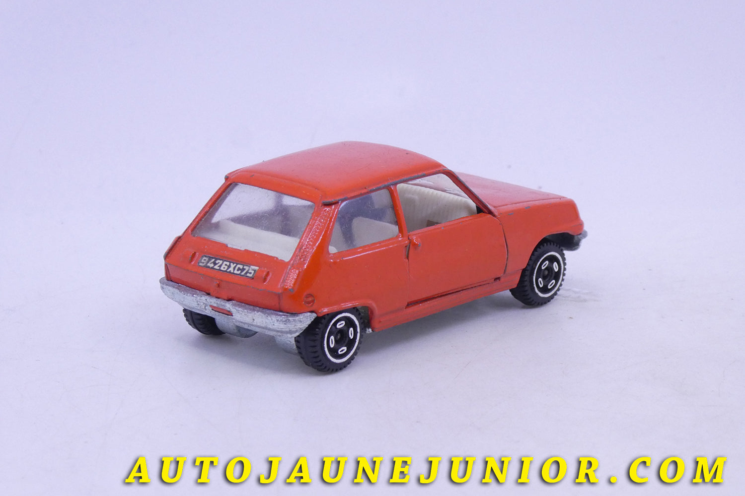 Le Polistil Renault R5 Berline est en vente sur Auto Jaune Junior ! Découvrez nos collections de diecast Minialuxe, CIJ, C-I-J, JRD, J-R-D,  Matchbox, Majorette… AutoJaune Junior ; AutoJauneJunior.com : LE site de partage pour les passionés de miniatures et collectionneurs de jouets anciens ! 