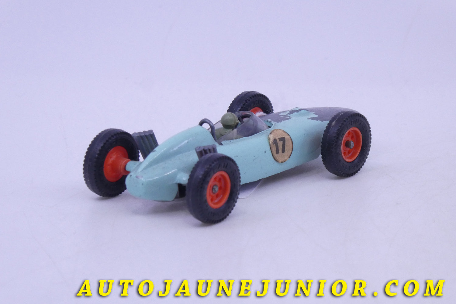Le Majorette BRM V8 monoplace (La Première Majorette !!!) est en vente sur Auto Jaune Junior ! Découvrez nos collections de diecast Minialuxe, CIJ, C-I-J, JRD, J-R-D,  Matchbox, Majorette… AutoJaune Junior ; AutoJauneJunior.com : LE site de partage pour les passionés de miniatures et collectionneurs de jouets anciens ! 