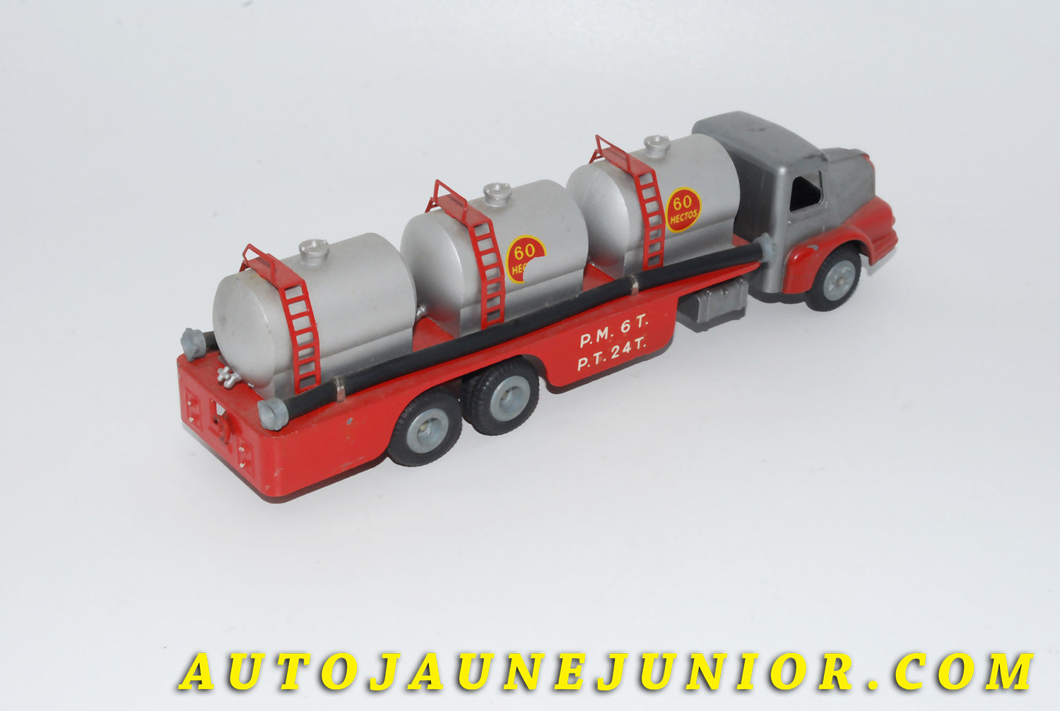 Le #4115 - JRD - Unic - Izoard transport de liquide 60 hectos est en vente sur Auto Jaune Junior ! Découvrez nos collections de diecast Minialuxe, CIJ, C-I-J, JRD, J-R-D,  Matchbox, Majorette… AutoJauneJunior.com : le site de vente en ligne et de partage pour les passionés de miniatures et collectionneurs de jouets anciens ! Des centaines de modèles en vente, et des nouveautés mises en ligne chaque jour à 21h00 !