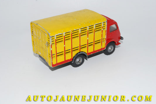 Le #4120 - C-I-J - Renault - 2,5 T Bétaillère Jaune Vif est en vente sur Auto Jaune Junior ! Découvrez nos collections de diecast Minialuxe, CIJ, C-I-J, JRD, J-R-D,  Matchbox, Majorette… AutoJauneJunior.com : le site de vente en ligne et de partage pour les passionés de miniatures et collectionneurs de jouets anciens ! Des centaines de modèles en vente, et des nouveautés mises en ligne chaque jour à 21h00 !