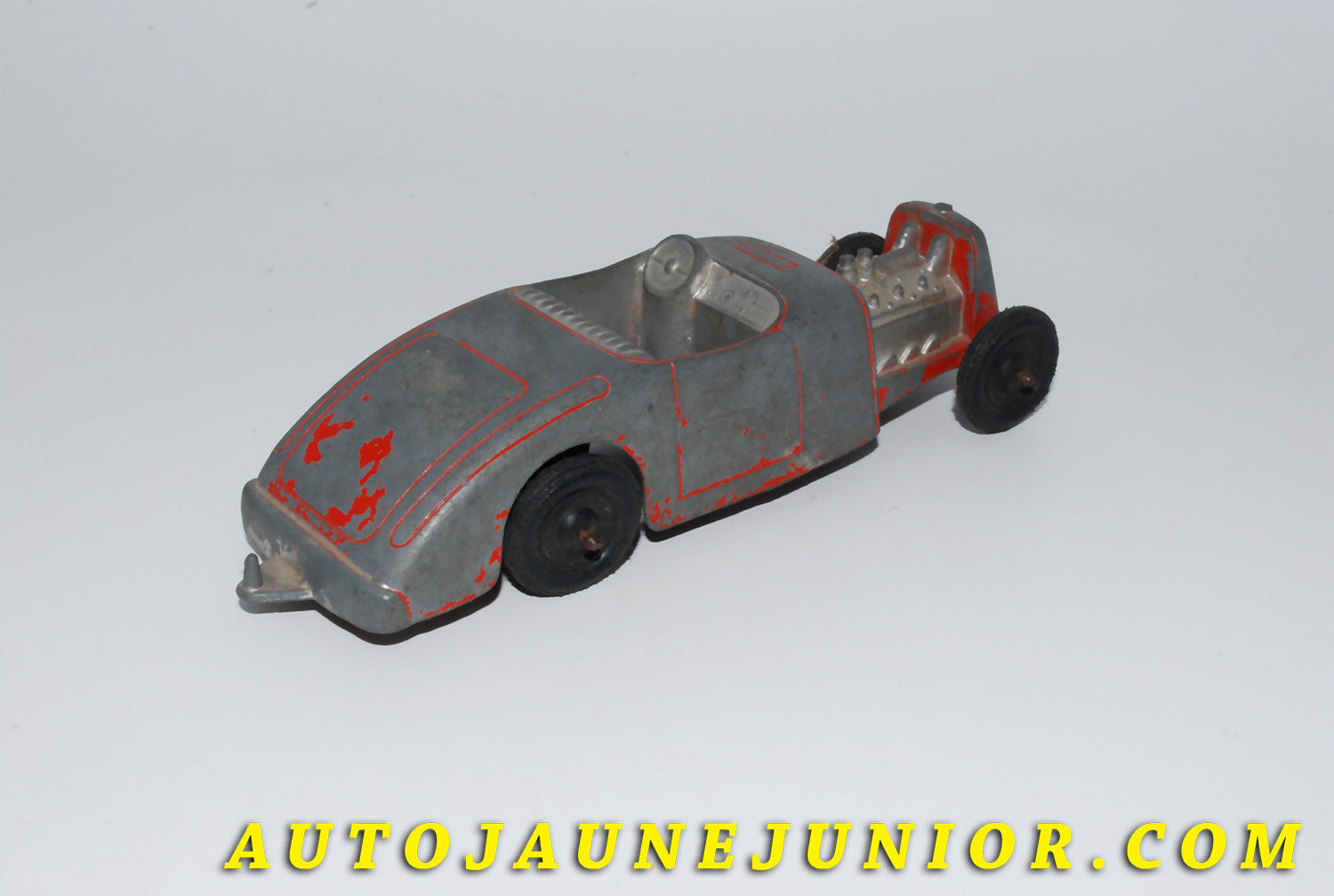Le #4122 - Tootsietoys - Ford - V8  est en vente sur Auto Jaune Junior ! Découvrez nos collections de diecast Minialuxe, CIJ, C-I-J, JRD, J-R-D,  Matchbox, Majorette… AutoJauneJunior.com : le site de vente en ligne et de partage pour les passionés de miniatures et collectionneurs de jouets anciens ! Des centaines de modèles en vente, et des nouveautés mises en ligne chaque jour à 21h00 !