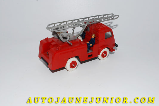 Le #4124 - C-I-J - Renault - 2,5t premier secours pompier est en vente sur Auto Jaune Junior ! Découvrez nos collections de diecast Minialuxe, CIJ, C-I-J, JRD, J-R-D,  Matchbox, Majorette… AutoJauneJunior.com : le site de vente en ligne et de partage pour les passionés de miniatures et collectionneurs de jouets anciens ! Des centaines de modèles en vente, et des nouveautés mises en ligne chaque jour à 21h00 !