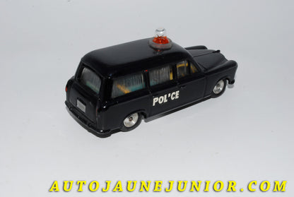 Le #4132 - C-I-J - Peugeot - 403 break police est en vente sur Auto Jaune Junior ! Découvrez nos collections de diecast Minialuxe, CIJ, C-I-J, JRD, J-R-D,  Matchbox, Majorette… AutoJauneJunior.com : le site de vente en ligne et de partage pour les passionés de miniatures et collectionneurs de jouets anciens ! Des centaines de modèles en vente, et des nouveautés mises en ligne chaque jour à 21h00 !