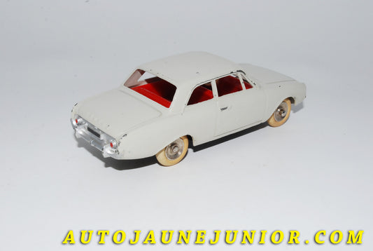 Le #4133 - Dinky Toys - Ford - Taunus est en vente sur Auto Jaune Junior ! Découvrez nos collections de diecast Minialuxe, CIJ, C-I-J, JRD, J-R-D,  Matchbox, Majorette… AutoJauneJunior.com : le site de vente en ligne et de partage pour les passionés de miniatures et collectionneurs de jouets anciens ! Des centaines de modèles en vente, et des nouveautés mises en ligne chaque jour à 21h00 !