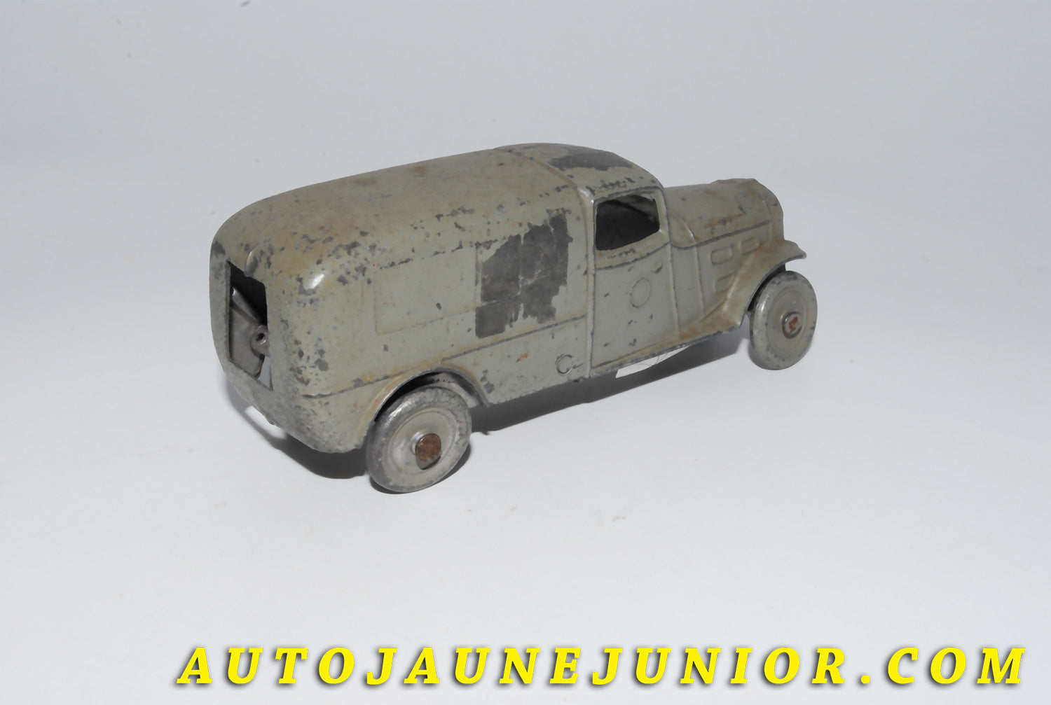 Le #4150 - AR - Peugeot - 301 fourgon ambulance militaire est en vente sur Auto Jaune Junior ! Découvrez nos collections de diecast Minialuxe, CIJ, C-I-J, JRD, J-R-D,  Matchbox, Majorette… AutoJauneJunior.com : le site de vente en ligne et de partage pour les passionés de miniatures et collectionneurs de jouets anciens ! Des centaines de modèles en vente, et des nouveautés mises en ligne chaque jour à 21h00 !