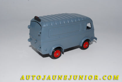 Le #4164 - C-I-J - Renault - 1000 Kgs - Type 1 - Interessante nuance de couleur est en vente sur Auto Jaune Junior ! Découvrez nos collections de diecast Minialuxe, CIJ, C-I-J, JRD, J-R-D,  Matchbox, Majorette… AutoJauneJunior.com : le site de vente en ligne et de partage pour les passionés de miniatures et collectionneurs de jouets anciens ! Des centaines de modèles en vente, et des nouveautés mises en ligne chaque jour à 21h00 !