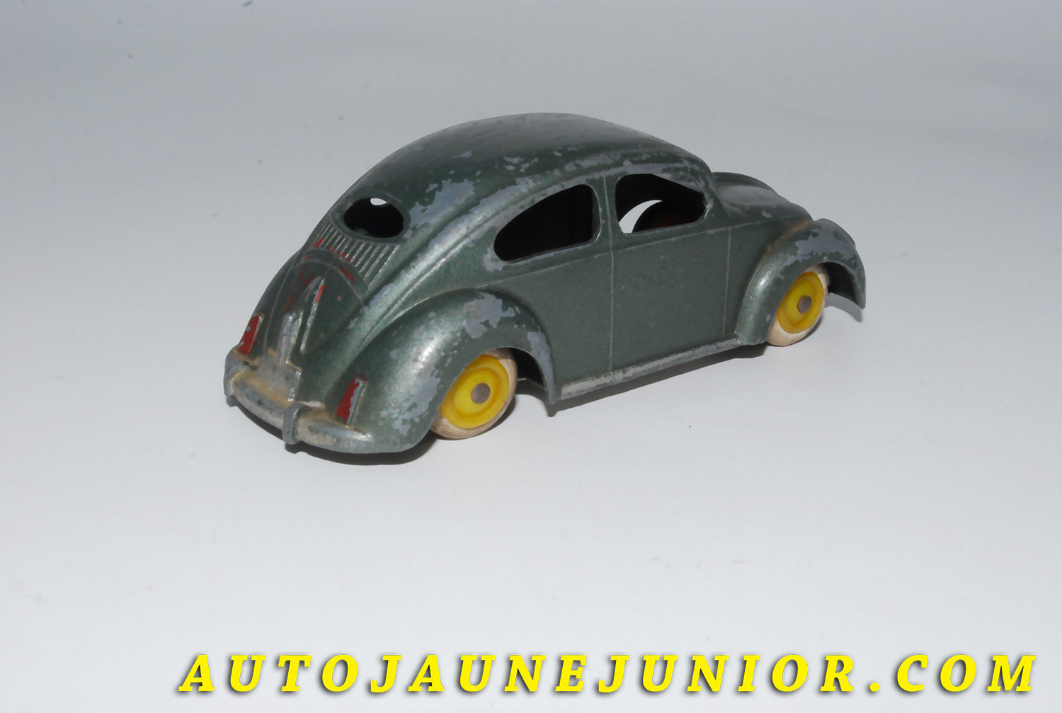 Le #4168 - C-I-J - Volkswagen - 1200'54 - Type 1 est en vente sur Auto Jaune Junior ! Découvrez nos collections de diecast Minialuxe, CIJ, C-I-J, JRD, J-R-D,  Matchbox, Majorette… AutoJauneJunior.com : le site de vente en ligne et de partage pour les passionés de miniatures et collectionneurs de jouets anciens ! Des centaines de modèles en vente, et des nouveautés mises en ligne chaque jour à 21h00 !