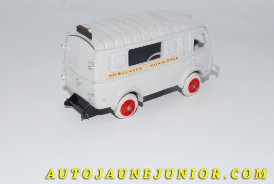 Le #4183 - C-I-J - Renault - 1000Kgs ambulance Municipale est en vente sur Auto Jaune Junior ! Découvrez nos collections de diecast Minialuxe, CIJ, C-I-J, JRD, J-R-D,  Matchbox, Majorette… AutoJauneJunior.com : le site de vente en ligne et de partage pour les passionés de miniatures et collectionneurs de jouets anciens ! Des centaines de modèles en vente, et des nouveautés mises en ligne chaque jour à 21h00 !