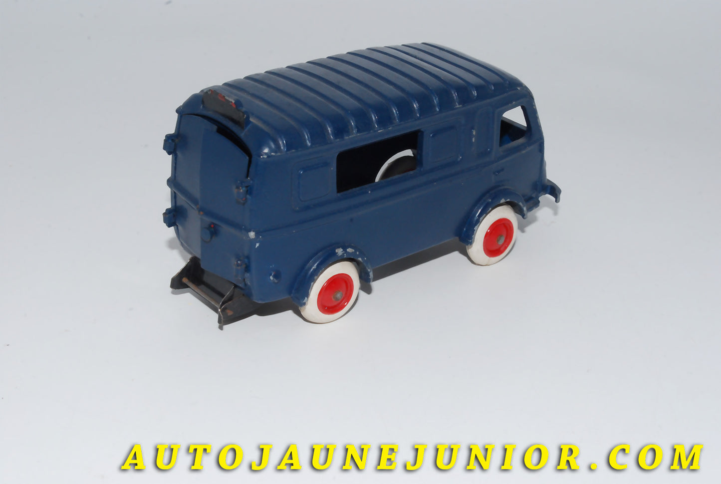 Le #4184 - C-I-J - Renault - 1000Kgs  Poiice est en vente sur Auto Jaune Junior ! Découvrez nos collections de diecast Minialuxe, CIJ, C-I-J, JRD, J-R-D,  Matchbox, Majorette… AutoJauneJunior.com : le site de vente en ligne et de partage pour les passionés de miniatures et collectionneurs de jouets anciens ! Des centaines de modèles en vente, et des nouveautés mises en ligne chaque jour à 21h00 !
