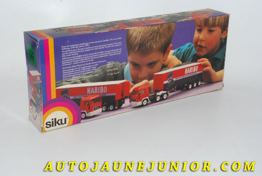 Le #4215 - Siku - Renault - Camion Renault Semi-remorque articulé avec remorque de type "Koffer" (fourgon) "Bretagne TRANSPORTS" est en vente sur Auto Jaune Junior ! Découvrez nos collections de diecast Minialuxe, CIJ, C-I-J, JRD, J-R-D,  Matchbox, Majorette… AutoJauneJunior.com : le site de vente en ligne et de partage pour les passionés de miniatures et collectionneurs de jouets anciens ! Des centaines de modèles en vente, et des nouveautés mises en ligne chaque jour à 21h00 !