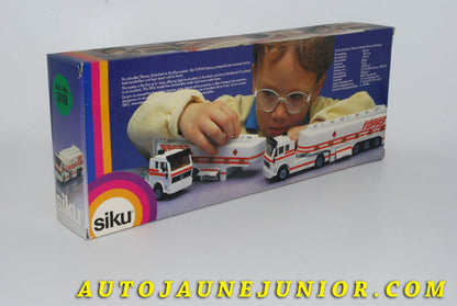 Le #4217 - Siku - Mercedes - Camion Mercedes Cabine SK - L Pavillon Europcab - Semi remorque Citerne "TOPAS" est en vente sur Auto Jaune Junior ! Découvrez nos collections de diecast Minialuxe, CIJ, C-I-J, JRD, J-R-D,  Matchbox, Majorette… AutoJauneJunior.com : le site de vente en ligne et de partage pour les passionés de miniatures et collectionneurs de jouets anciens ! Des centaines de modèles en vente, et des nouveautés mises en ligne chaque jour à 21h00 !