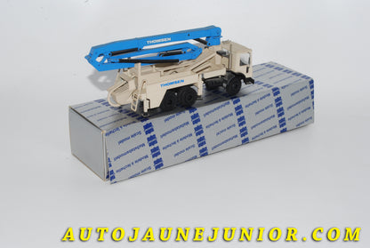 Le #4229 - Conrad - Mack - Tracteur  MR avec chassis 3 essieus -  Pompe à béton Thomsen  TVS 3212H   est en vente sur Auto Jaune Junior ! Découvrez nos collections de diecast Minialuxe, CIJ, C-I-J, JRD, J-R-D,  Matchbox, Majorette… AutoJauneJunior.com : le site de vente en ligne et de partage pour les passionés de miniatures et collectionneurs de jouets anciens ! Des centaines de modèles en vente, et des nouveautés mises en ligne chaque jour à 21h00 !