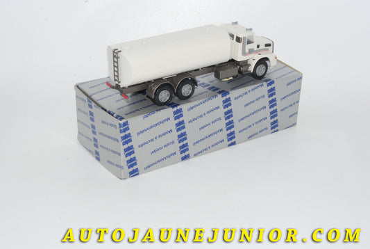 Le #4231 - Conrad - Volvo - Camion Citerne NL 10 Turbo est en vente sur Auto Jaune Junior ! Découvrez nos collections de diecast Minialuxe, CIJ, C-I-J, JRD, J-R-D,  Matchbox, Majorette… AutoJauneJunior.com : le site de vente en ligne et de partage pour les passionés de miniatures et collectionneurs de jouets anciens ! Des centaines de modèles en vente, et des nouveautés mises en ligne chaque jour à 21h00 !