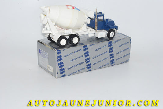 Le #4236 - Conrad - Mack - Toupie à béton Camion ELBA 3 axes 'EVANS' blanc est en vente sur Auto Jaune Junior ! Découvrez nos collections de diecast Minialuxe, CIJ, C-I-J, JRD, J-R-D,  Matchbox, Majorette… AutoJauneJunior.com : le site de vente en ligne et de partage pour les passionés de miniatures et collectionneurs de jouets anciens ! Des centaines de modèles en vente, et des nouveautés mises en ligne chaque jour à 21h00 !