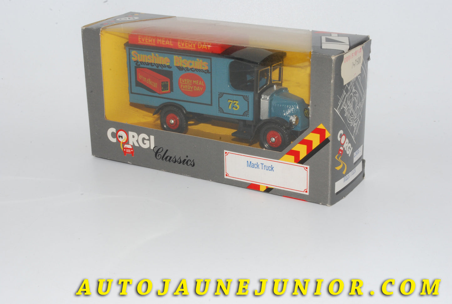 Le #4242 - Corgi Toys - Mack - Camion Fourgon Bulldog Delivery "Sunshine Biscuits" est en vente sur Auto Jaune Junior ! Découvrez nos collections de diecast Minialuxe, CIJ, C-I-J, JRD, J-R-D,  Matchbox, Majorette… AutoJauneJunior.com : le site de vente en ligne et de partage pour les passionés de miniatures et collectionneurs de jouets anciens ! Des centaines de modèles en vente, et des nouveautés mises en ligne chaque jour à 21h00 !