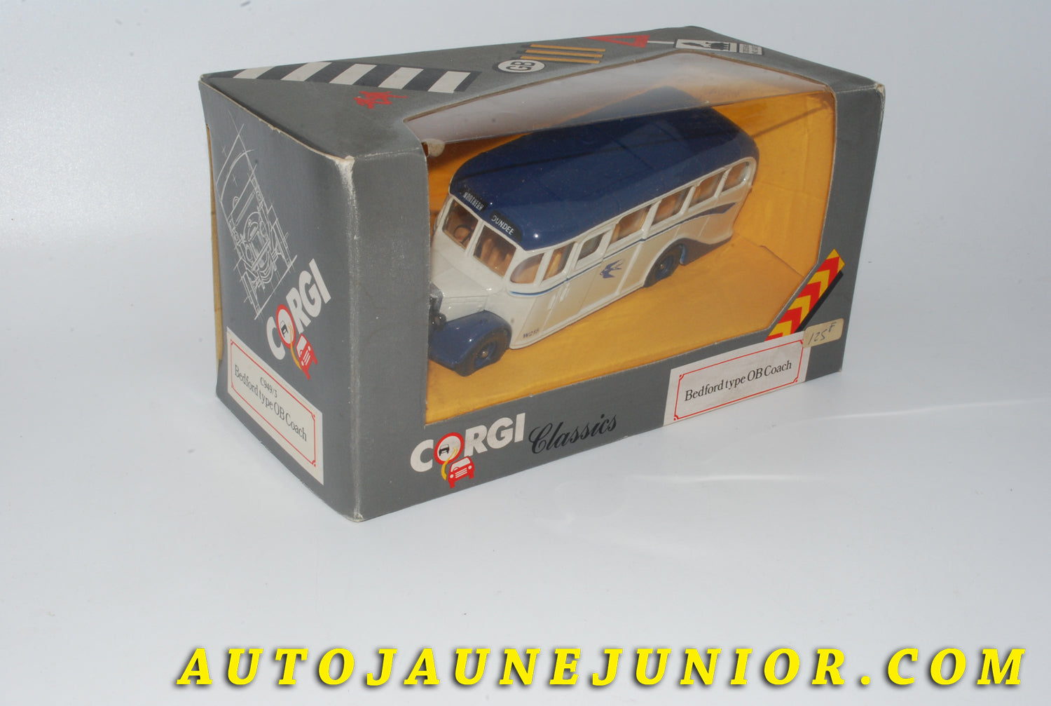 Le #4248 - Corgi Toys - Bedford - OB Coach – “Bluebird” est en vente sur Auto Jaune Junior ! Découvrez nos collections de diecast Minialuxe, CIJ, C-I-J, JRD, J-R-D,  Matchbox, Majorette… AutoJauneJunior.com : le site de vente en ligne et de partage pour les passionés de miniatures et collectionneurs de jouets anciens ! Des centaines de modèles en vente, et des nouveautés mises en ligne chaque jour à 21h00 !